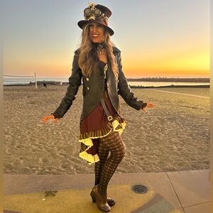 Meet your Posher, Debi